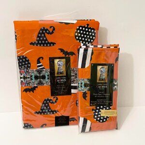 Curious By Cynthia Rowley Halloween Easy Care Tablecloth and Set of 6 Napkins